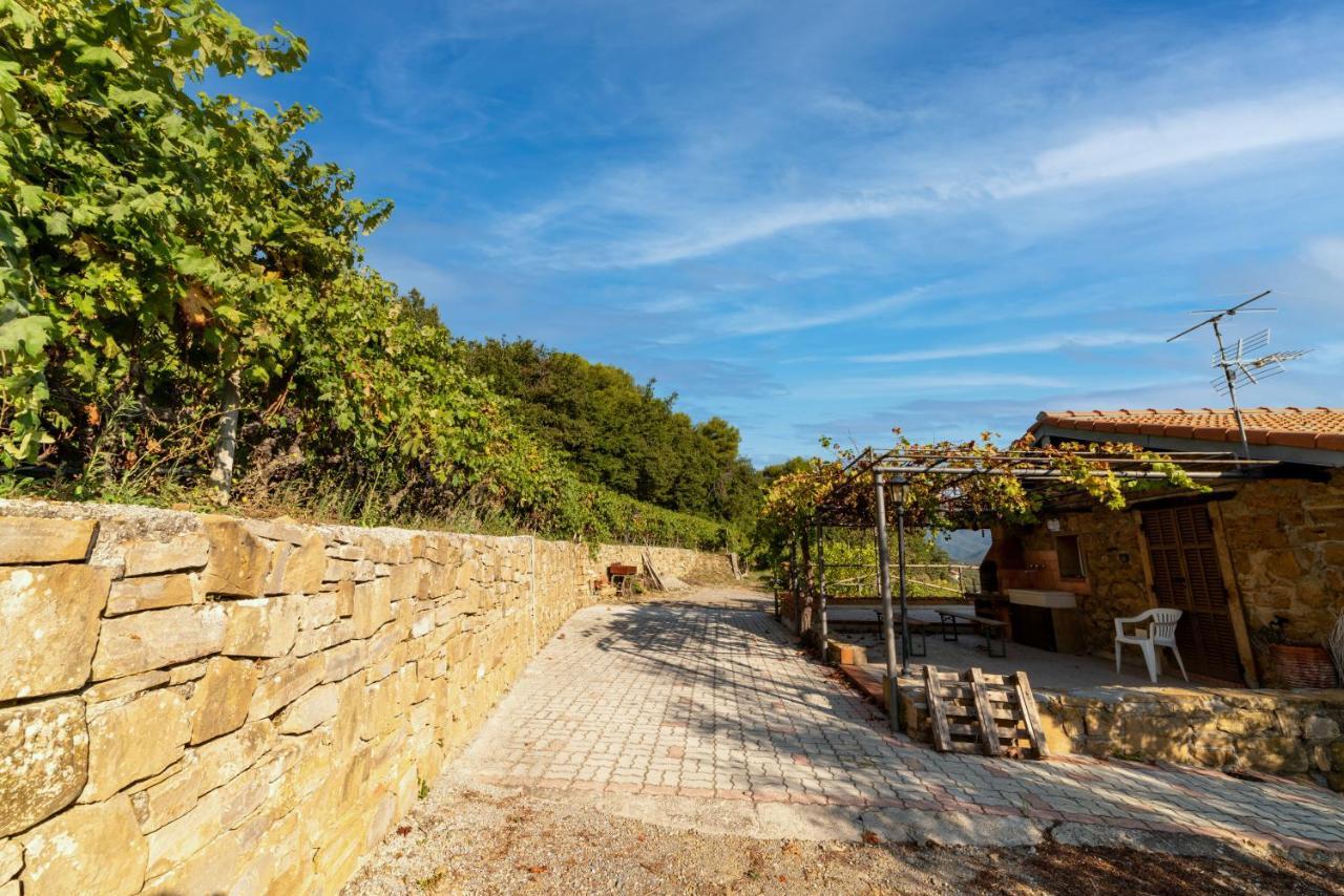 Casetta Mari Immersa In Un Vigneto Dolceacqua Luaran gambar